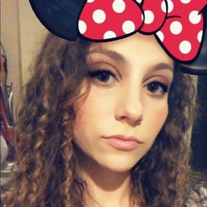 Meet your Posher, Chloe